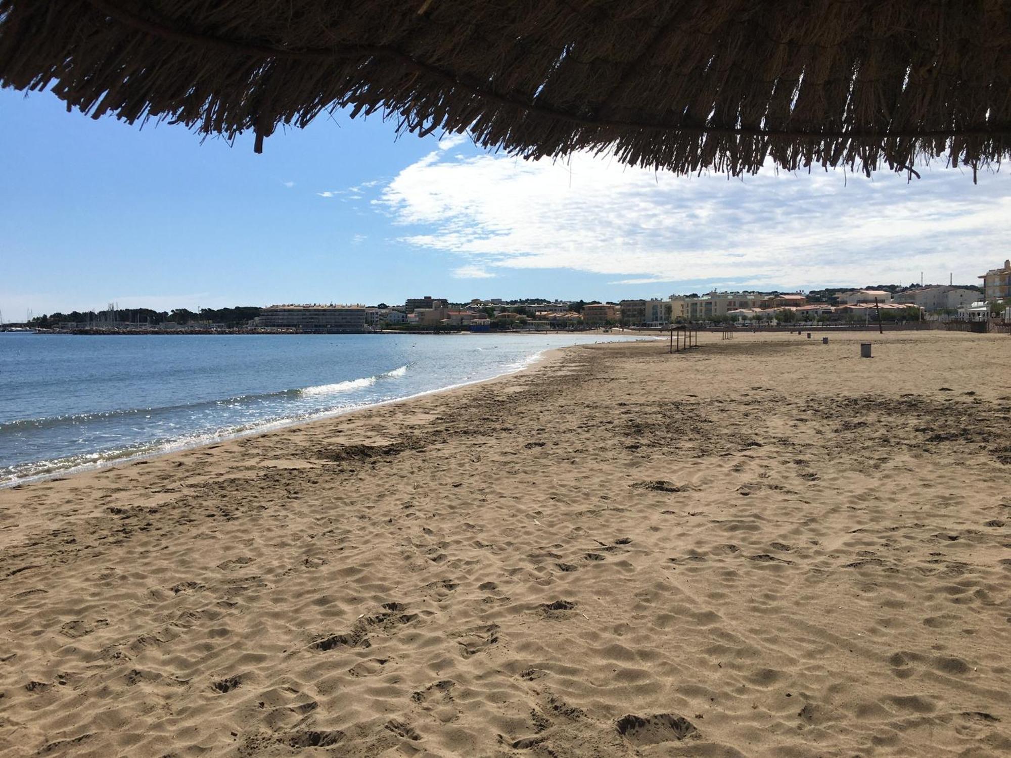 Orsa-Atico Con Vista Al Mar Y Piscina Apartment L' Escala Luaran gambar